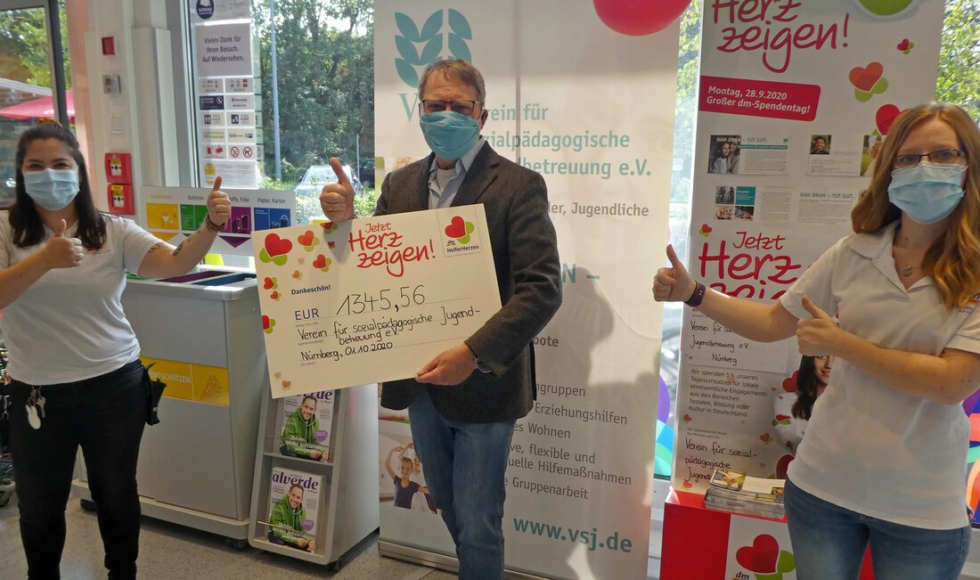 Spendenaktion HelferHerzen DM vsj Nothilfefonds Scheck