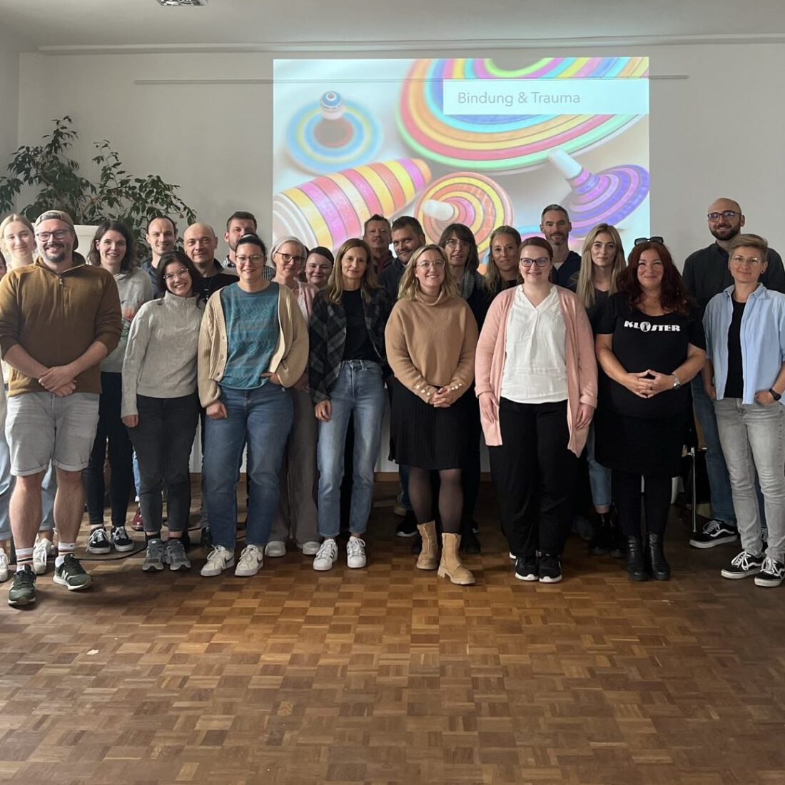 bindungsorientierte Pädagogik Bindungsorientierung in der pädagogischen Arbeit Inhouse Fortbildung vsj